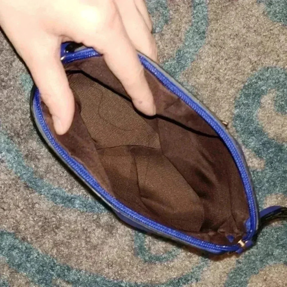 SMALL BLUE CROSSBODY WITH DEER CHAIN - Picture 3 of 4